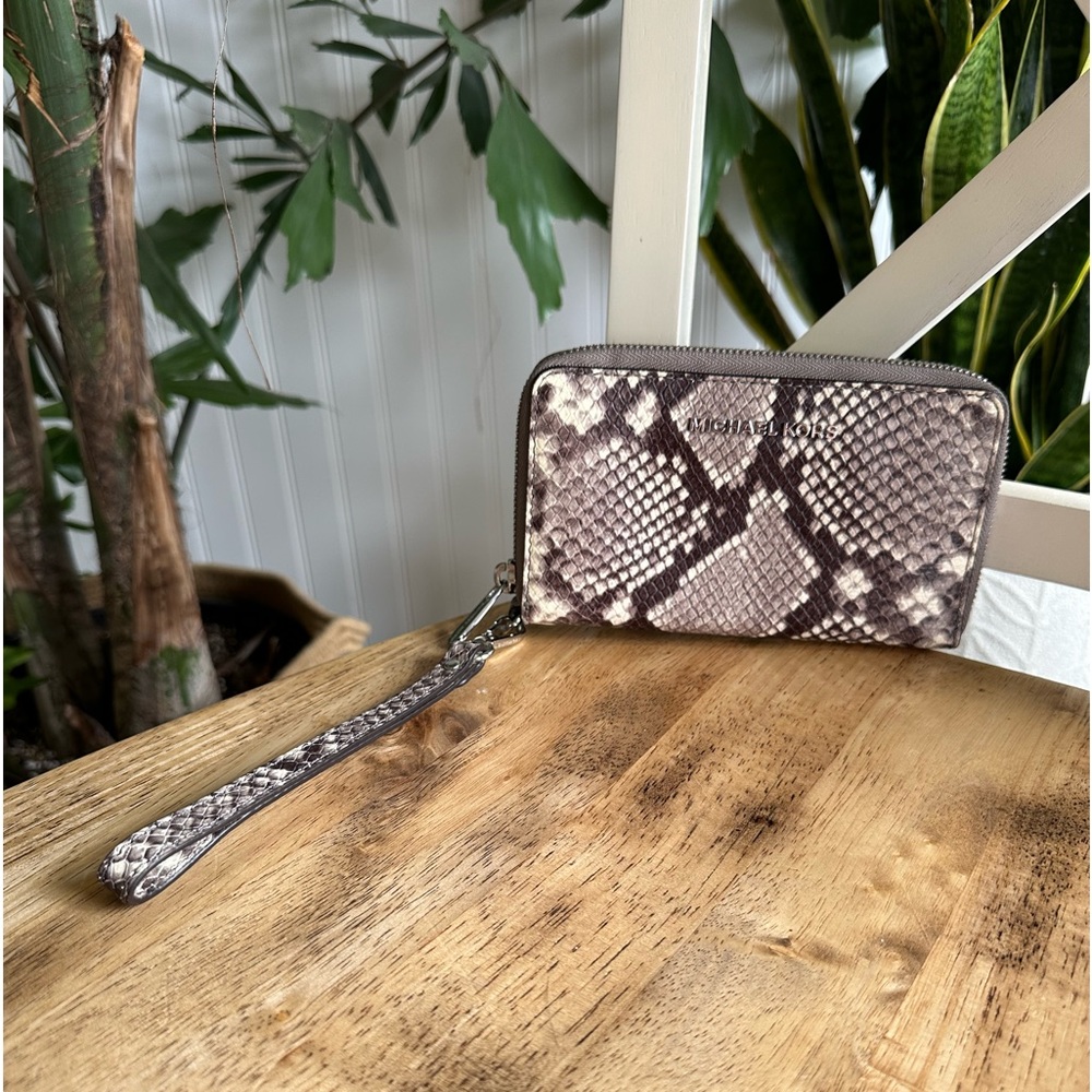 Michael Kors wristlet wallet